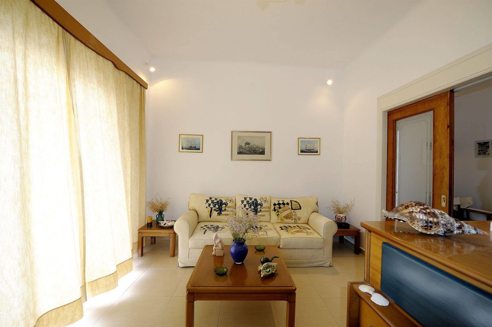 Corali Hotel Adamantas  Exterior photo