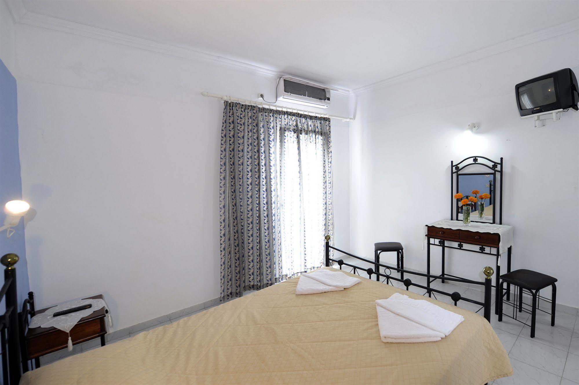 Corali Hotel Adamantas  Exterior photo
